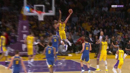 NBA : Larry Nance Jr postérise Kevin Durant pour le dunk de l'année !