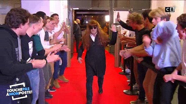 La folle entrée de Christophe Dechavanne hier soir dans TPMP pour la première fois - Regardez