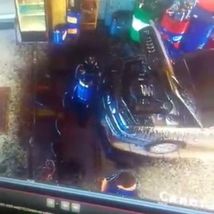 Ce garagiste passe la pire journée de sa vie : vidange qui tourne mal