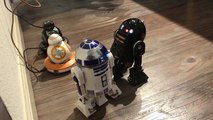 Comment fonctionnent les jouets droïdes R2-Q5 & R2-D2?