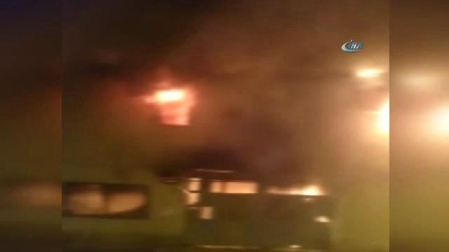 Yangında Mahsur Kalan Yavru Kedi İtfaiye Ekipleri Tarafından Böyle Kurtarıldı