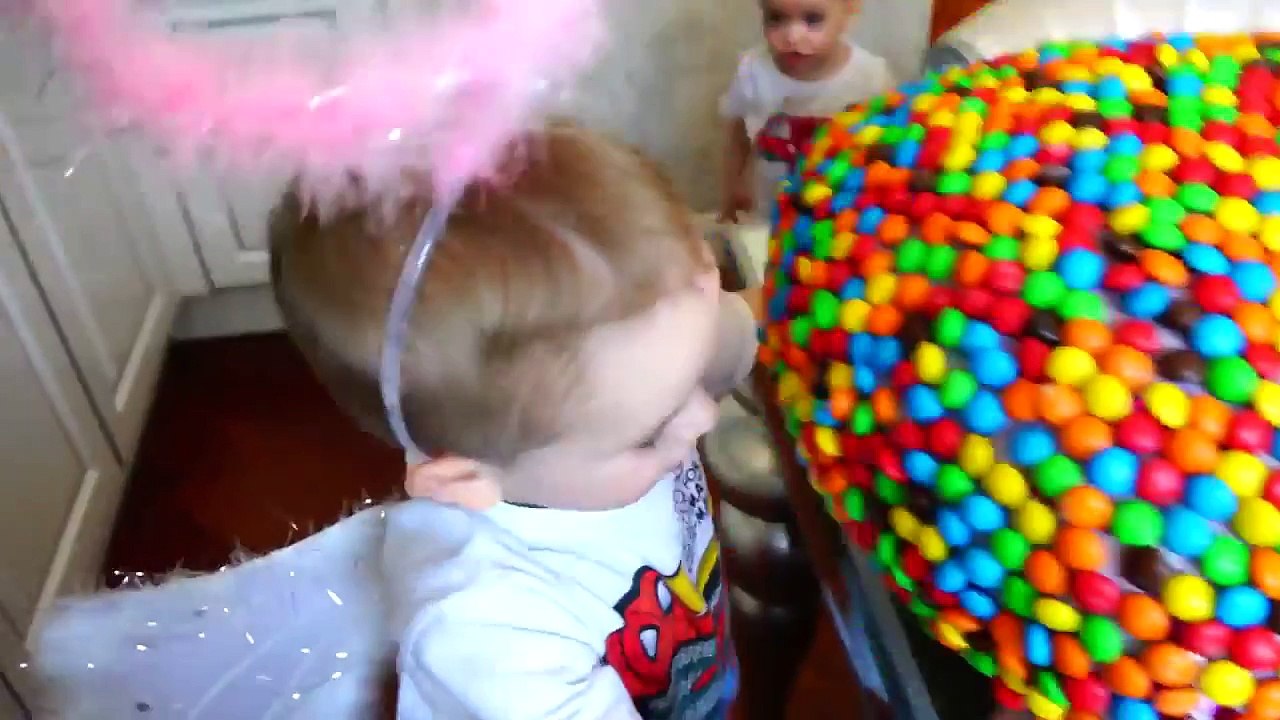 BАD BABY ДЕТИ в ШОКОЛАДЕ! CHOCOLATE FACE LOTS OF CANDY CHALLENGE