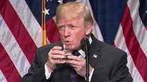 Trump boit bizarrement son verre d'eau, ses détracteurs ne l'ont pas loupé