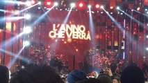 Il Capodanno in tv rischia di saltare? I cantanti non si possono esibire: c'entra Sanremo 2018