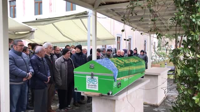 İzmir'de Erkek Arkadaşı Tarafından Öldürülen Genç Kızın Cenazesi Bursa'da Defnedildi