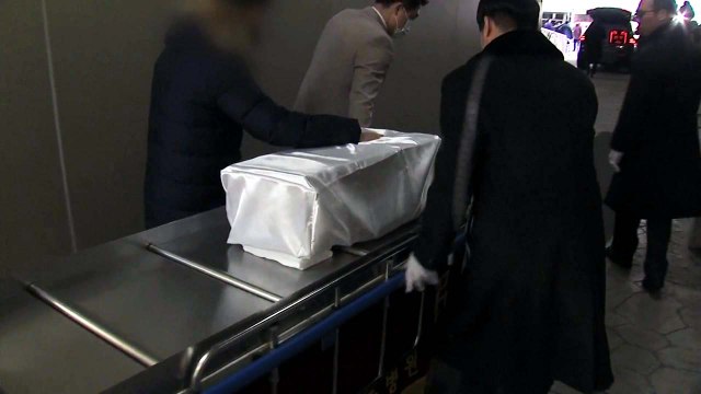 신생아 눈물 속 발인 ...경찰, 병원 압수수색 수사 속도 / YTN