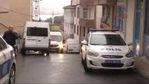Sarıyer'de Vahşet: Babasını Defalarca Bıçaklayarak Öldürdü