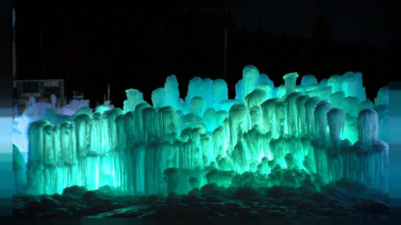 Winterzauber: ein neues schloss ganz aus eis