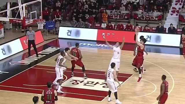 인삼공사, 선두 SK 꺾고 6연승 질주 / YTN