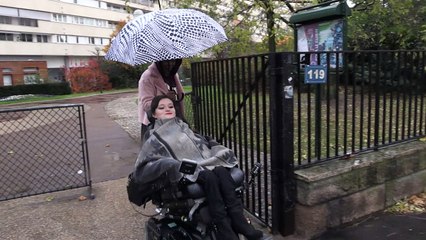 Handicapped student takes on French administration