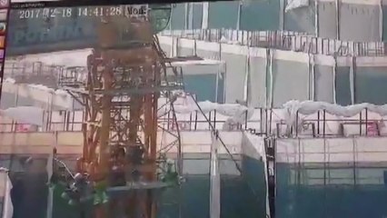 평택 타워크레인 삽시간에 '쿵'..."부품 결함 수사" / YTN