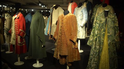 معرض لملابس القياصرة الروس في متحف ايرميتاج في سان بطرسبورغ