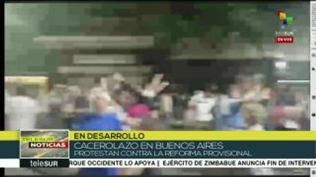 Argentina: persisten protestas contra reforma previsional esta noche