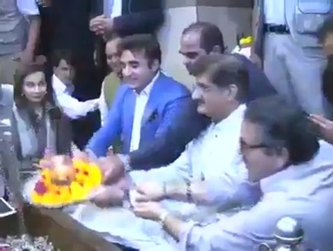 Bilawal Bhutoo Zardari In Mandar at Holi - Hindu ceremony