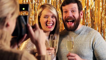 How to Set Up a New Year’s Eve Party Photo Booth