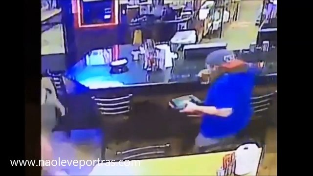 Cinco vezes em que o pernilongo foi morto, segundos antes de morder alguém