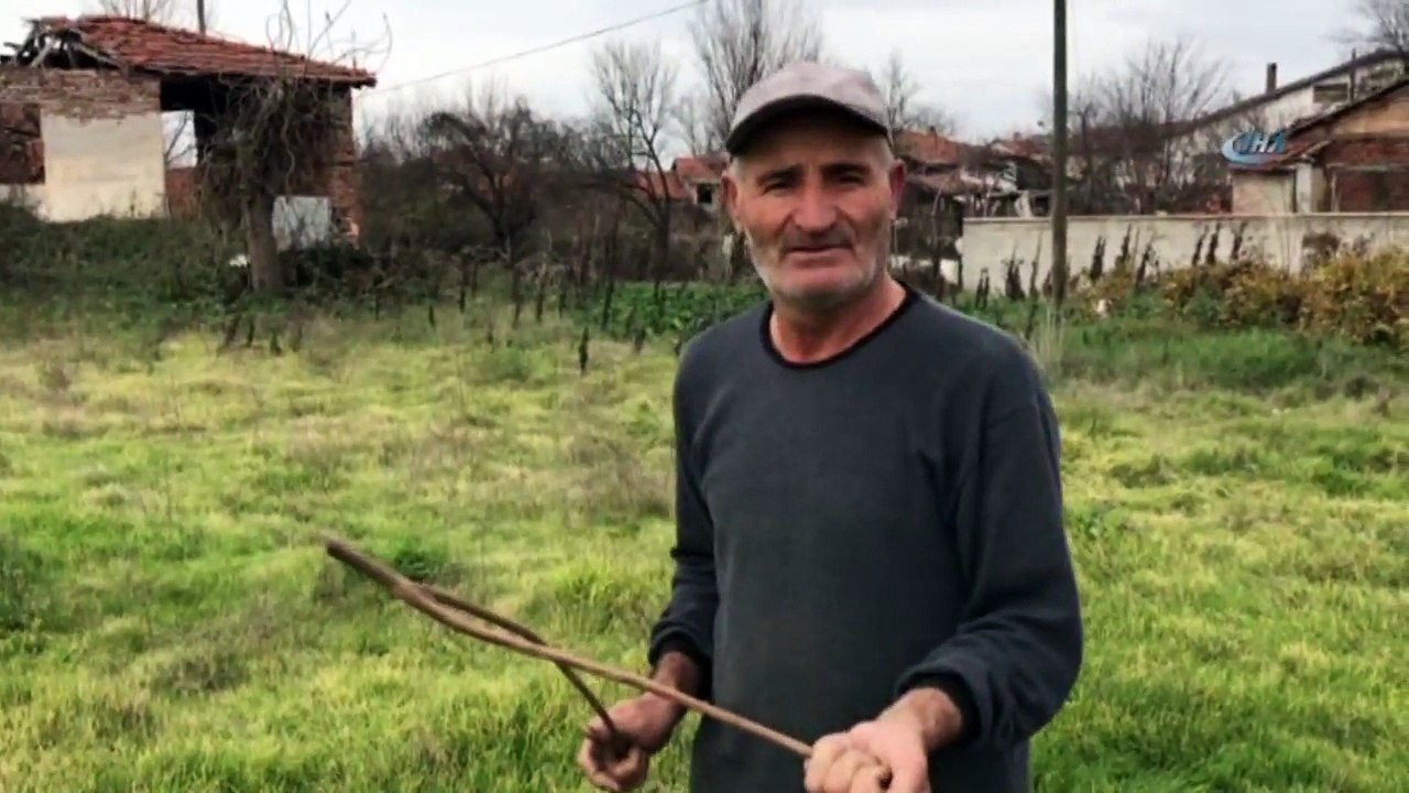 Çatal Çubukla Yer Altı Su Kaynaklarını Böyle Buluyor