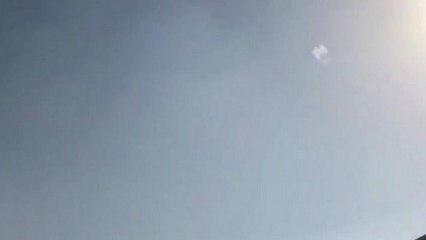بالفيديو: شظايا صاروخ باليستي استهدف الرياض تسقط على منزل فنان سعودي