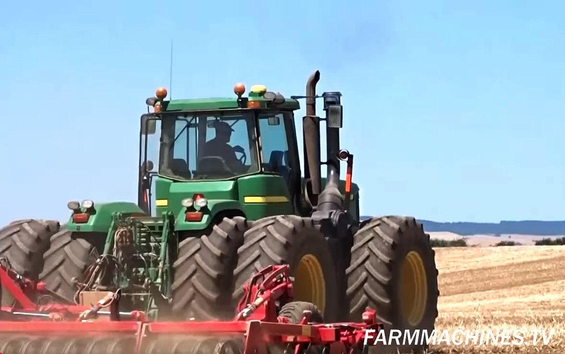 Büyük John Deere İle Tarla Sürümü