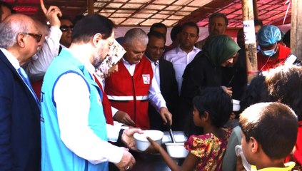 Arakanlı Müslümanlarla Bir Araya Geldi