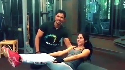 Janhvi Kapoor Abs Workout in Fashionable Dress