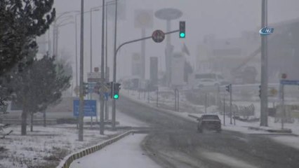 Kars'a Lapa Lapa Kar Yağıyor