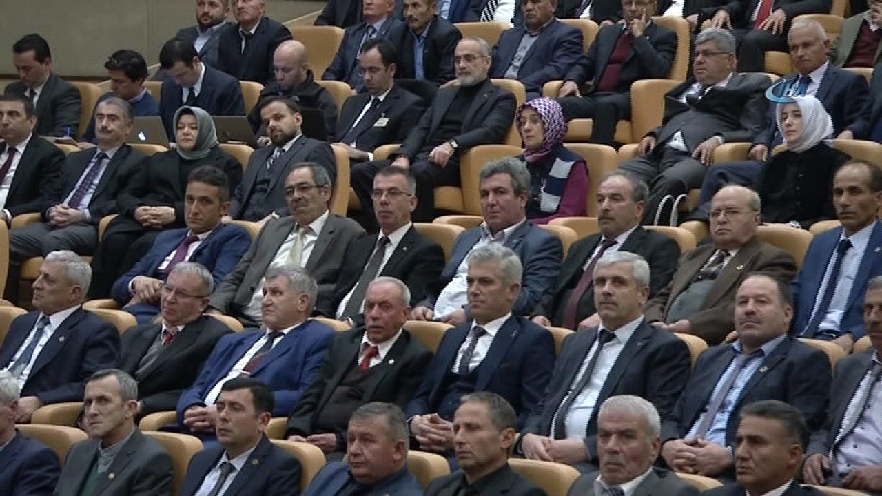 Cumhurbaşkanı Erdoğan: 'Her kim milletimizin birliğine göz dikerse, güvenlik stratejimize saldırmış demektir. Her kim vatanımızın tek bir taşına el sürmeye tevessül ederse kırmızı çizgilerimizi geçmiş demektir. Bu değerlerimize el uzata