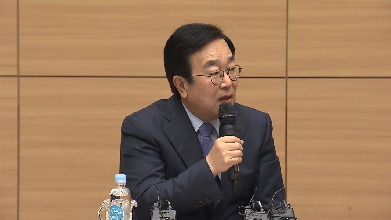 [부산] 부산시장 "현 정부 지방분권 의지 의구심" / YTN