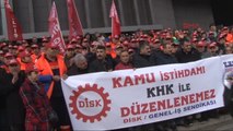 İşçilerden Belediye Önünde Khk Protestosu