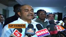 YS Rajashekar Reddy Funny comments on Chandrababu and News Channels Rare Video