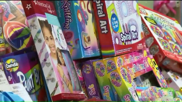 Hospital Cafeteria Worker Earns Overtime All Year to Buy Presents for Sick Kids