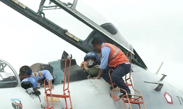 Pengalaman Pertama Kapolri Naik Jet Tempur Sukhoi