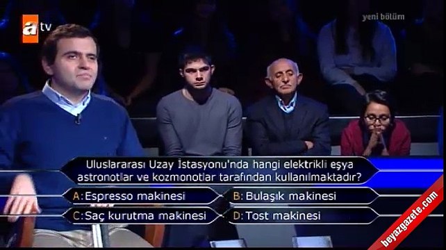 Görme engelli yarışmacı izleyenleri ekrana kilitledi!