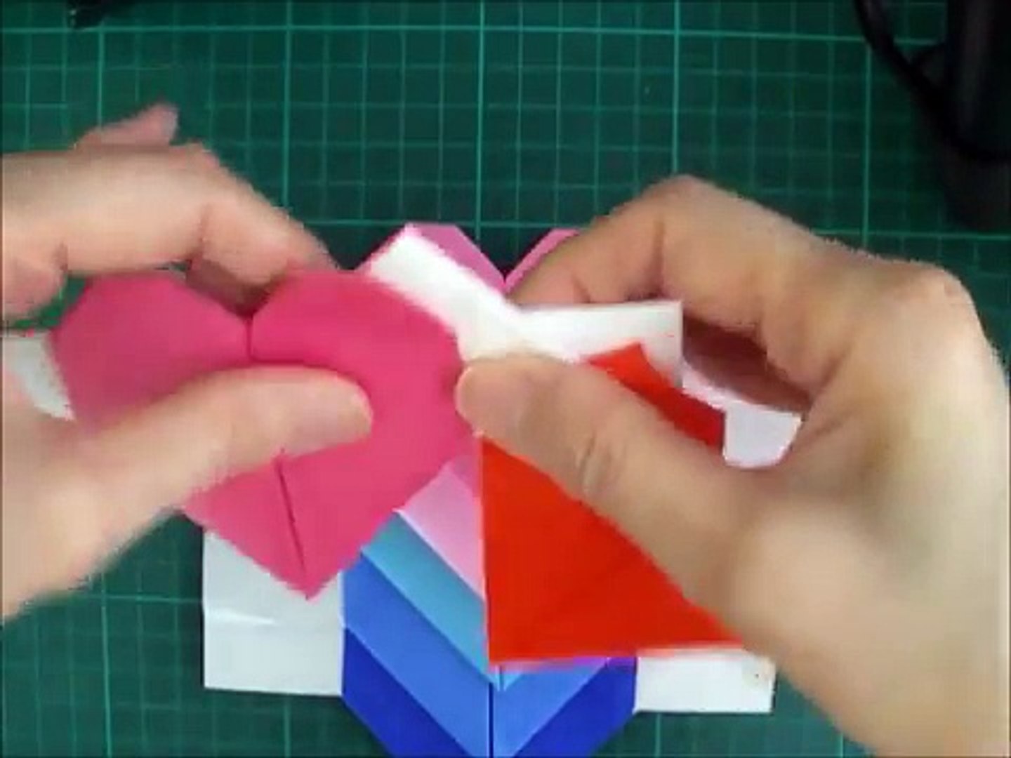 折り紙 ハートのリース 簡単な折り方 Niceno1 Origami Heart Wreath Ccwuraxdc9y Video Dailymotion