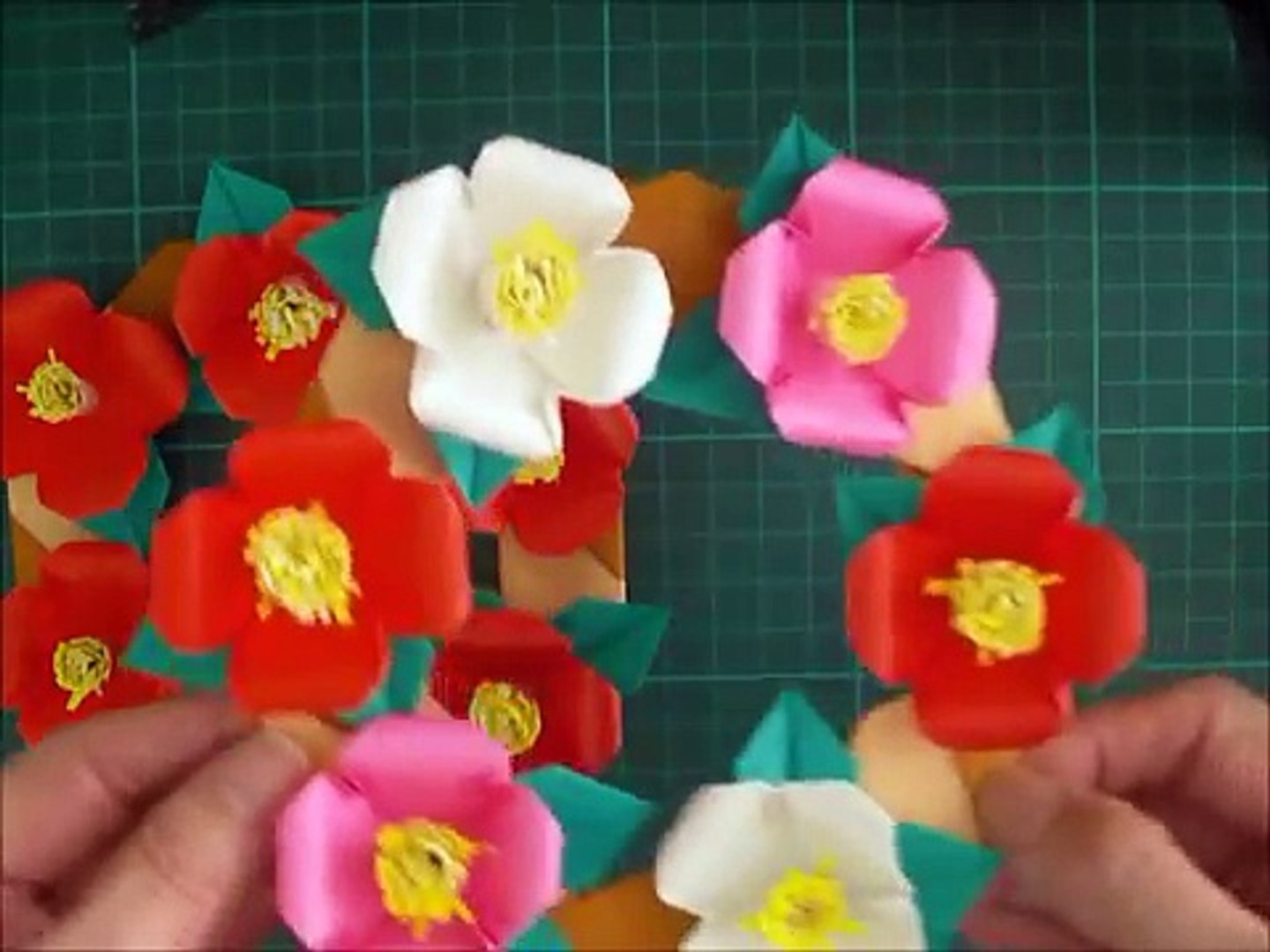 折り紙 椿の花のリース 簡単な折り方 Niceno1 Origami Camellia Flower Wreath Tutorial Muzwy4t2sw4 Video Dailymotion