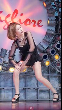 171015 에이시드(A-SEED) cover-PLAY(소연) 밀리오레신발 KPOP by JS 직캠(fancam)-z88iJeNB8bs