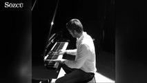 Kıvanç Tatlıtuğ'dan piyano performansı