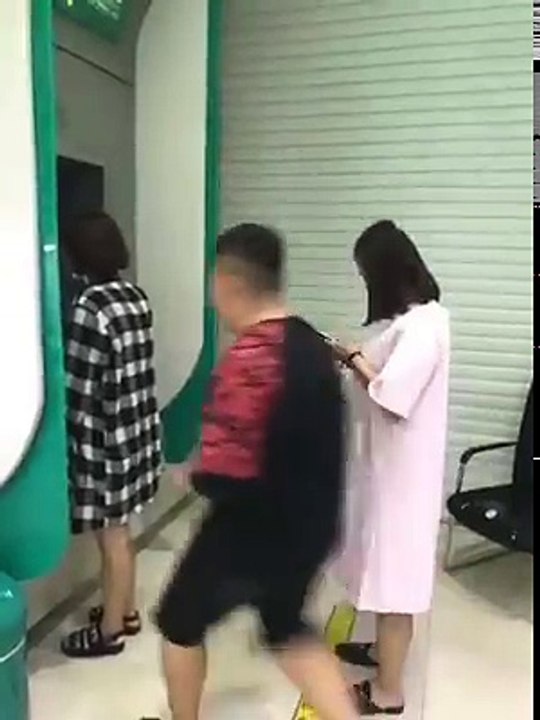 Ce n'est pas bien de doubler dans une file d'attente