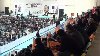 Descargar video: Başbakan Yıldırım, 'Ruhunu 1 dolara satmış hainler, Türkiye'ye diz çöktürmek istediler ama başaramadılar'