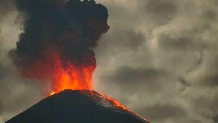 شاهد: غضب البركان "المشاغب" في الاكوادور