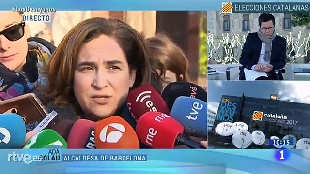 Ada Colau: No es una jornada electoral cualquiera porque se da con una situación de excepción, con el Gobierno de la Generalitat intervenido. Es triste para Cataluña. Por esto es importante acudir a votar, para recuperar la normalidad