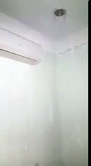 Il est victime d’une grosse fuite d’eau au plafond mais heureusement...