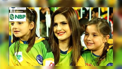 Télécharger la video: Zareen Khan Dance | Pashto Song | Shahid Afridi | T10 Cricket League | Pakhtoon Team