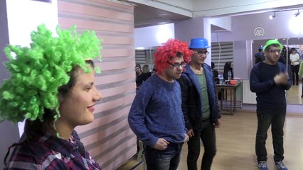 Halk dansları ve tiyatroyla engelleri aşıyorlar - SİNOP