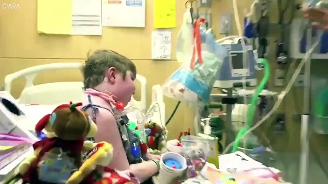 Ciara And Kelly Rowland Brought The Holiday Cheer To Kids At Seattle Children's Hospital