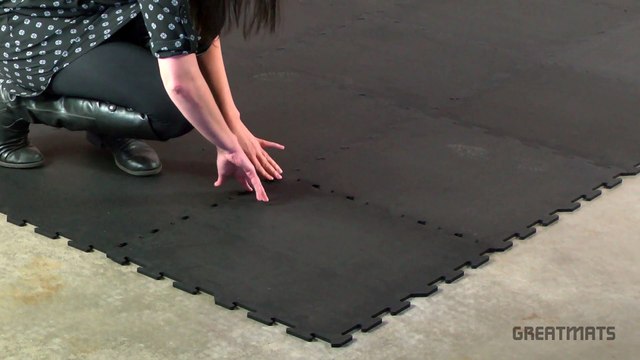 Installing Interlocking Rubber Tile 2x2 Ft 8 mm