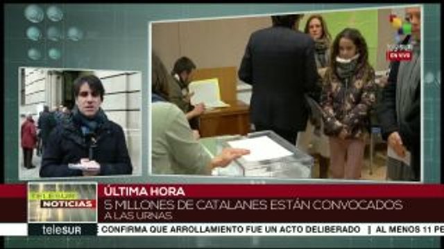 Colegios electorales en Cataluña abren sus puertas