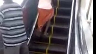 escalator fails - ശെടാ എത്ര നടന്നിട്ടും മുകളിൽ എത്