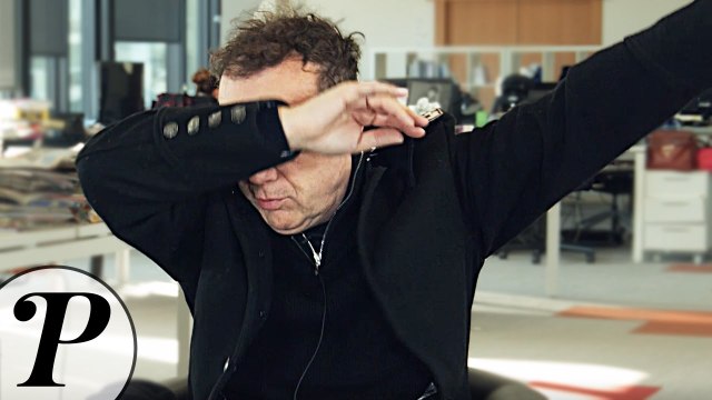 Julien Lepers lâche un DAB en pleine INTERVIEW !!