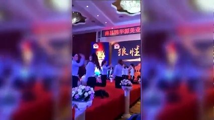 Rezultate të dobëta në punë, shuplaka njëra-tjetrës